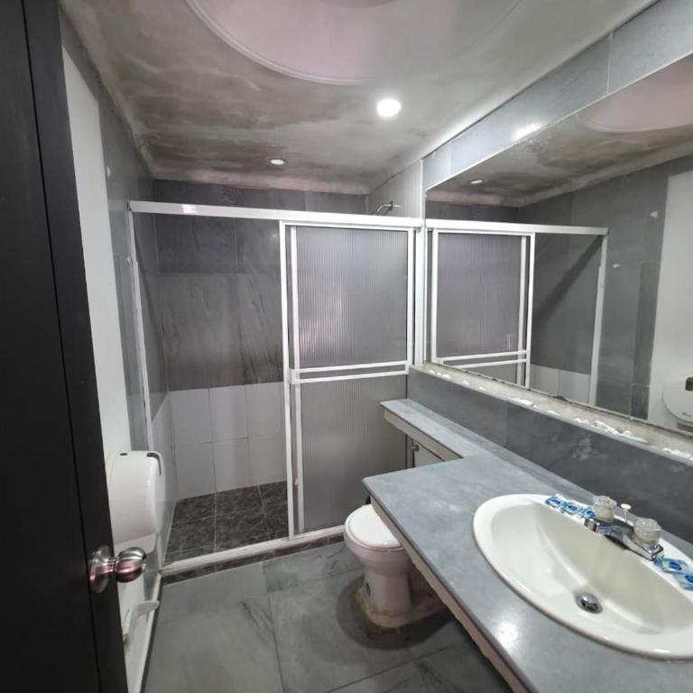 Hotel Garden Laureles - Standard Quadruple Room - 5