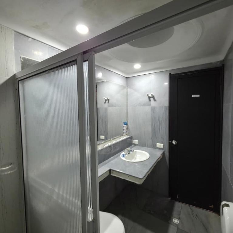 Hotel Garden Laureles - Standard Quadruple Room - 7