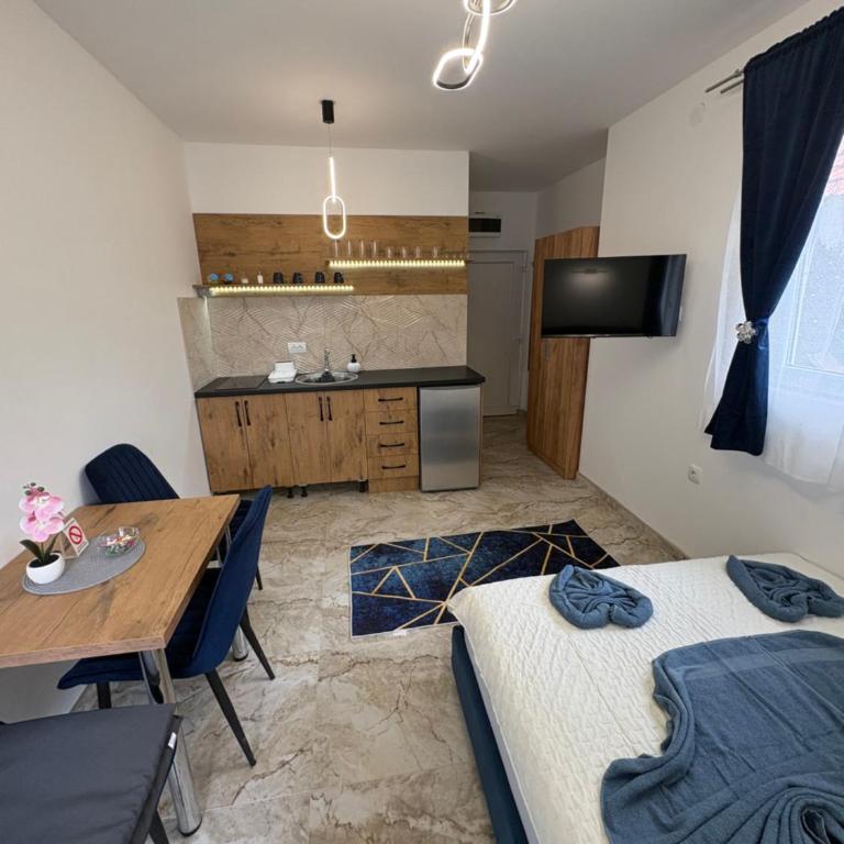 Studio Apartmani Milanovic - Deluks Dvokrevetni Studio sa Bračnim Krevetom - 3