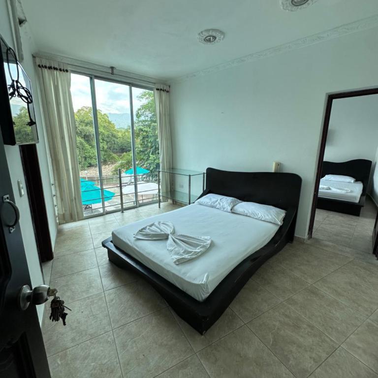 Hotel Cristalina - Habitación Cuádruple Dúplex - 1