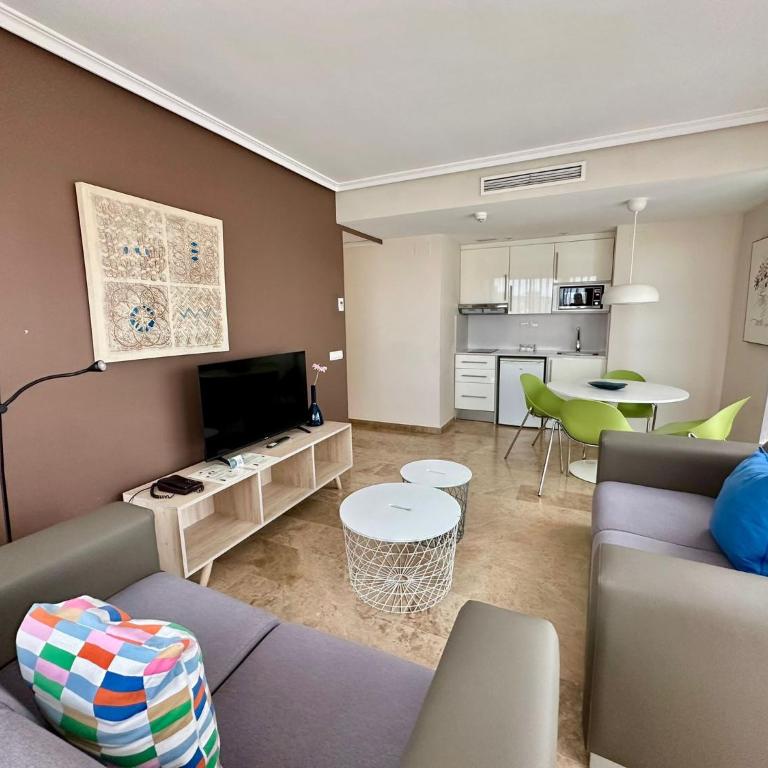 Apartamentos Plaza Picasso - Two-Bedroom Apartment (3 Adults) - 12