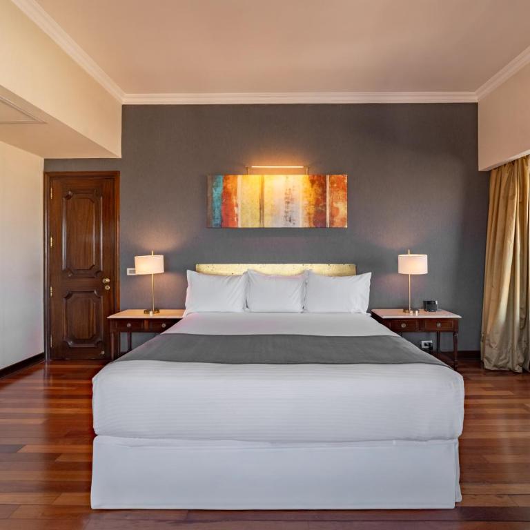 Radisson Montevideo Victoria Plaza Hotel - Suite Premium - Cama extragrande - 5