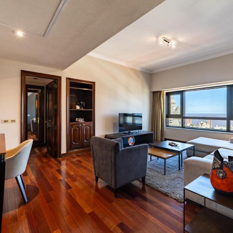Radisson Montevideo Victoria Plaza Hotel - Suite Premium - Cama extragrande - 4