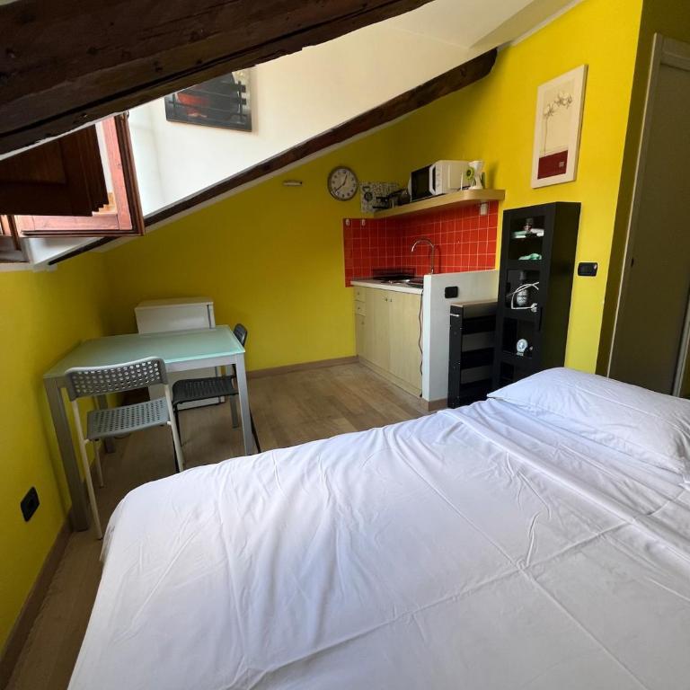 Simple apartment a stone's throw from Porta Susa - Appartamento con 1 Camera da Letto - 3
