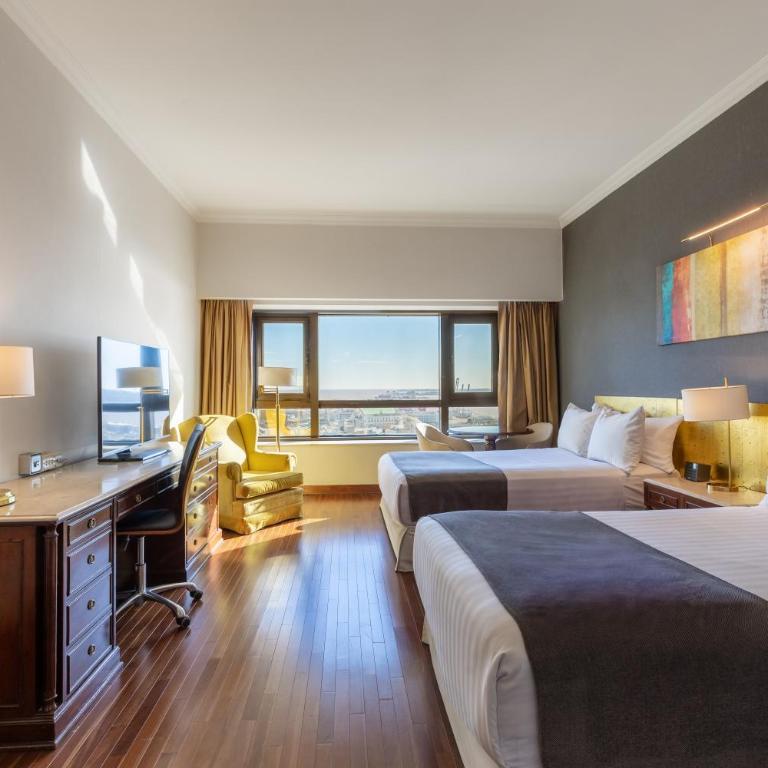 Radisson Montevideo Victoria Plaza Hotel - Habitación con 2 camas extragrandes - 2
