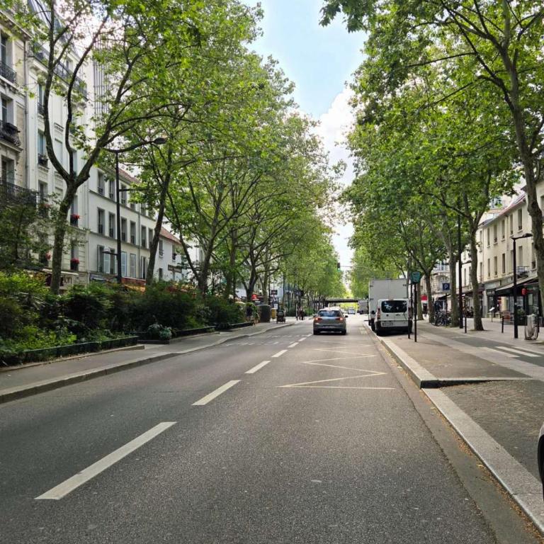 Spacious Studio Paris La villette-Metro - Studio - 10