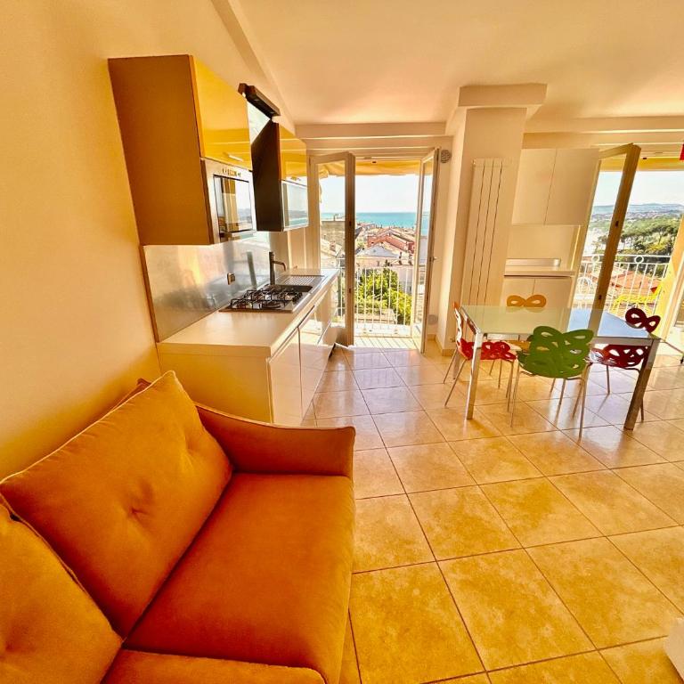 RESIDENZA INFINITO MARE, in centro, vista mare - Appartamento con 1 Camera da Letto - 12