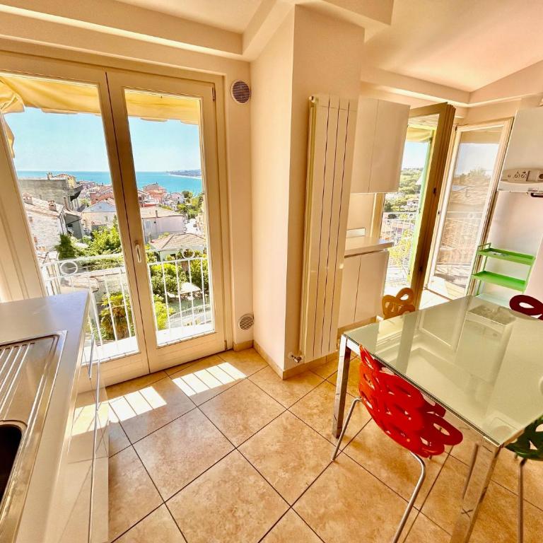 RESIDENZA INFINITO MARE, in centro, vista mare - Appartamento con 1 Camera da Letto - 10