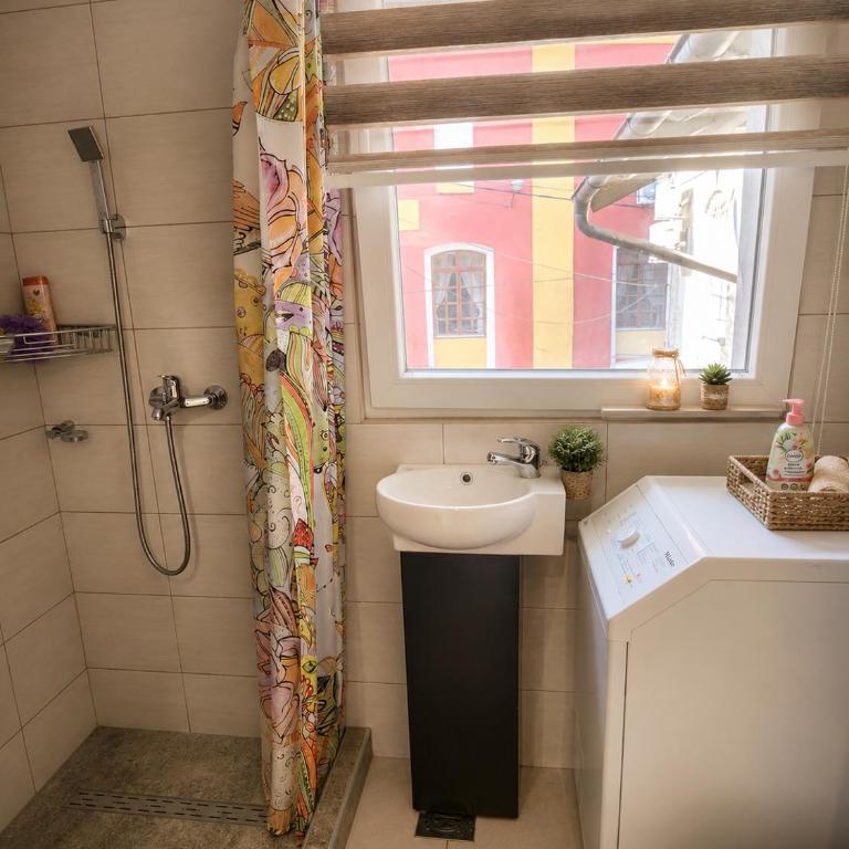 Walk Everywhere - Old Town Apartment - One-Bedroom Apartment - 7