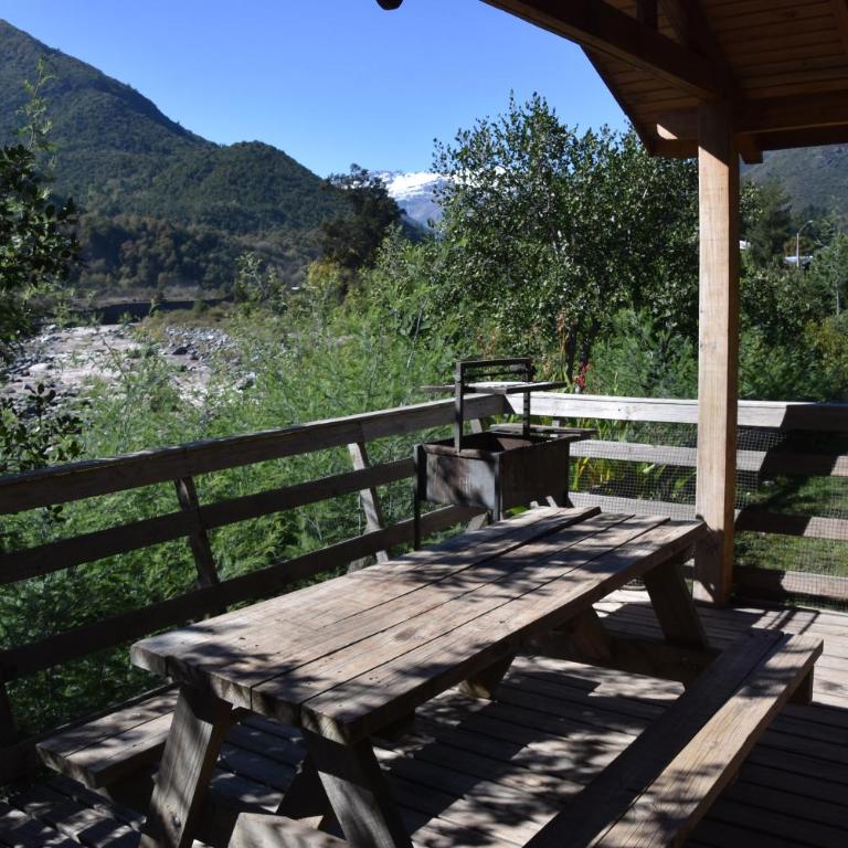 Los Quenes River Lodge - Family Room with Mountain View - 1