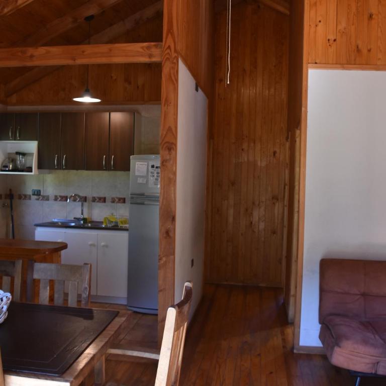 Los Quenes River Lodge - Family Room with Mountain View - 7