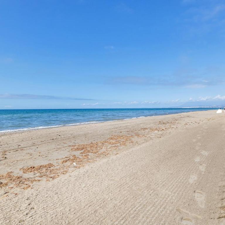 Superb Family Friendly Apt Short Walk to Beach - Apartamento de 2 dormitorios con vistas a la piscina - 53