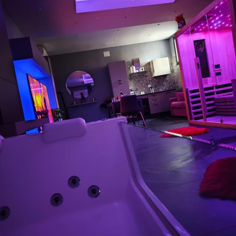 Suite Romantica con Jacuzzi e Sauna - Apartment mit 1 Schlafzimmer - 13