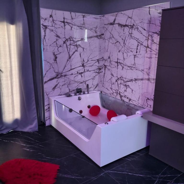 Suite Romantica con Jacuzzi e Sauna - Apartment mit 1 Schlafzimmer - 5