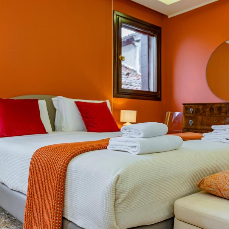 Eleganza Veneziana a Due Passi da Rialto - Two-Bedroom Deluxe Apartment - 1
