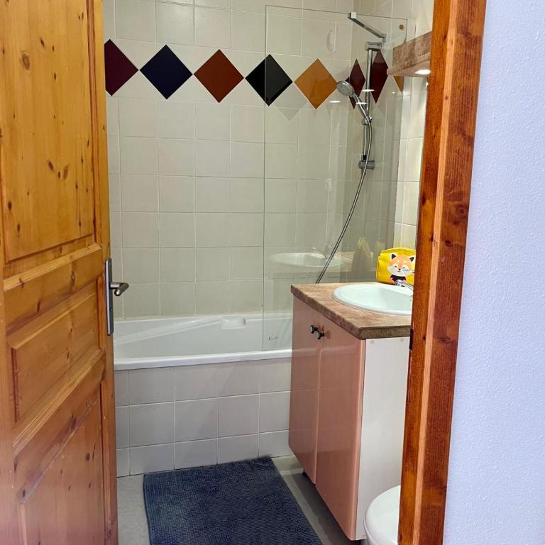 Appartement 3 résidence Les Balcons d'Oriege à deux pas du télécabine - Appartement 2 Chambres - Vue sur Rivière - 21