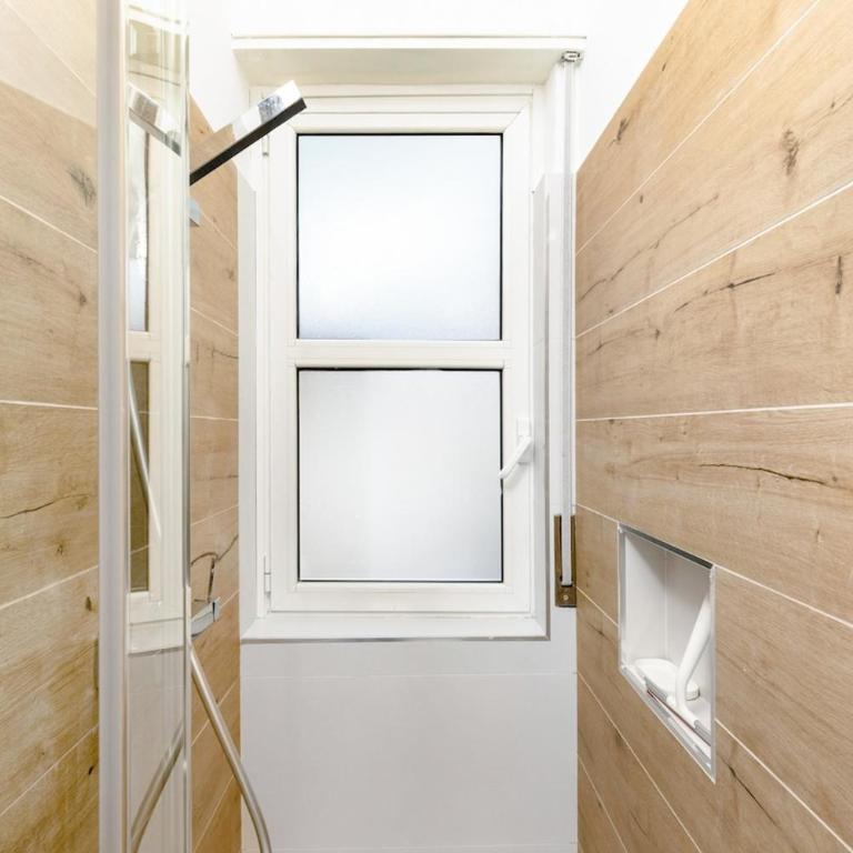 Modern Home Milano with Wi-Fi & AC 15 min to Duomo - Appartamento con 1 Camera da Letto - 16