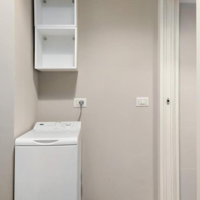 Modern Home Milano with Wi-Fi & AC 15 min to Duomo - Appartamento con 1 Camera da Letto - 19
