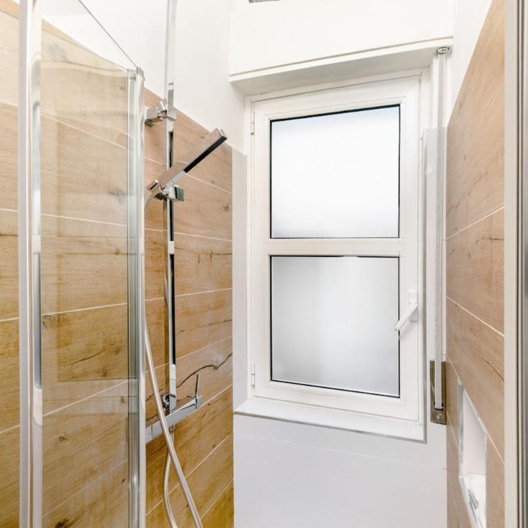 Modern Home Milano with Wi-Fi & AC 15 min to Duomo - Appartamento con 1 Camera da Letto - 22