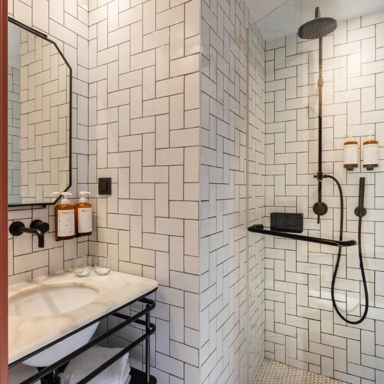 COQ Hotel Paris - Chambre Supérieure - 16