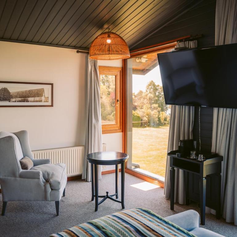 Casa Molino Hotel Boutique & Restaurant Puerto Varas - Suite with Lake View - 5