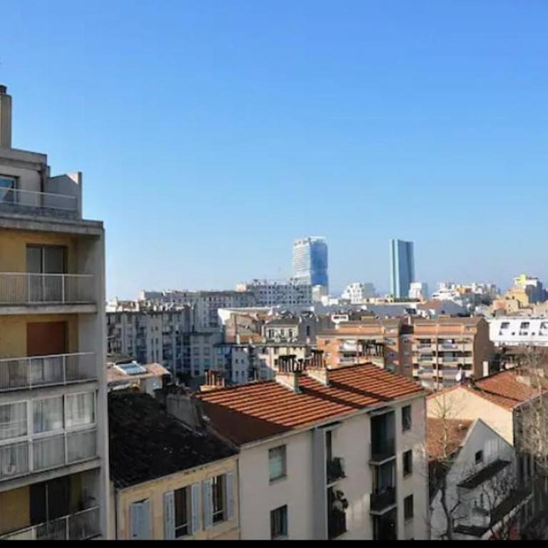 Large 4 bedroom equipped flat - Apartment - 8