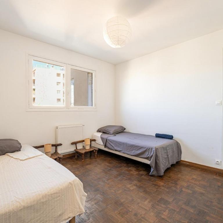 Large 4 bedroom equipped flat - Apartment - 11