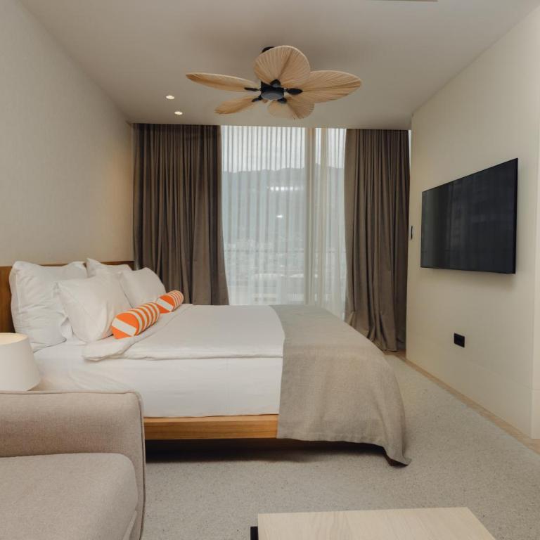Infinity Hotel & More - Premium Dvokrevetna Soba sa Bračnim Krevetom i Balkonom - 9