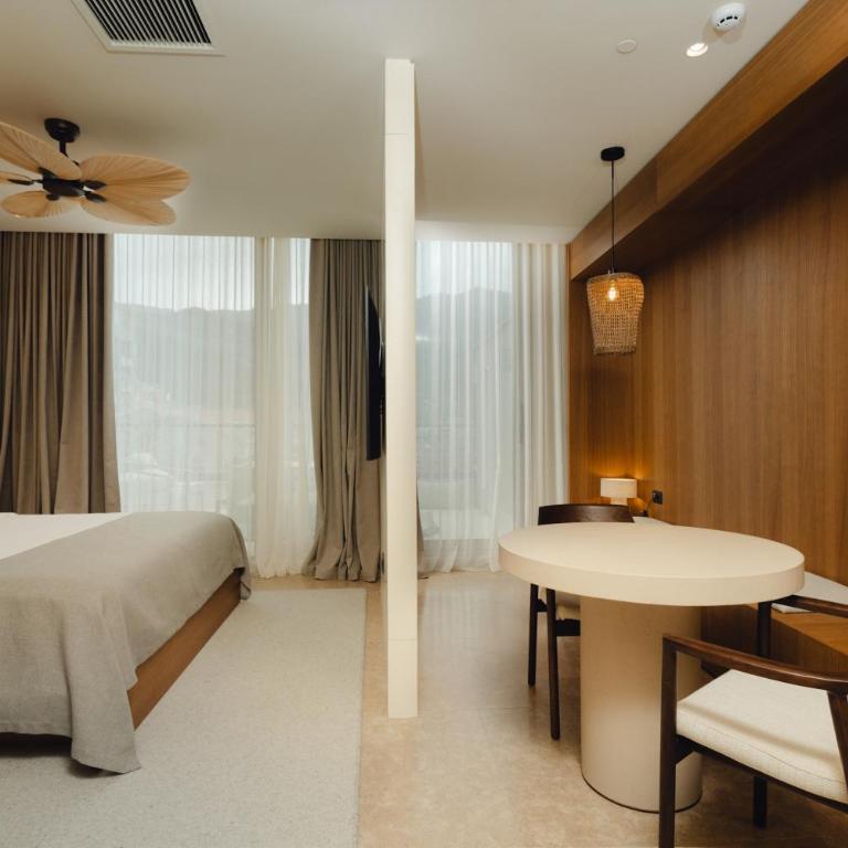Infinity Hotel & More - Premium Dvokrevetna Soba sa Bračnim Krevetom i Balkonom - 10