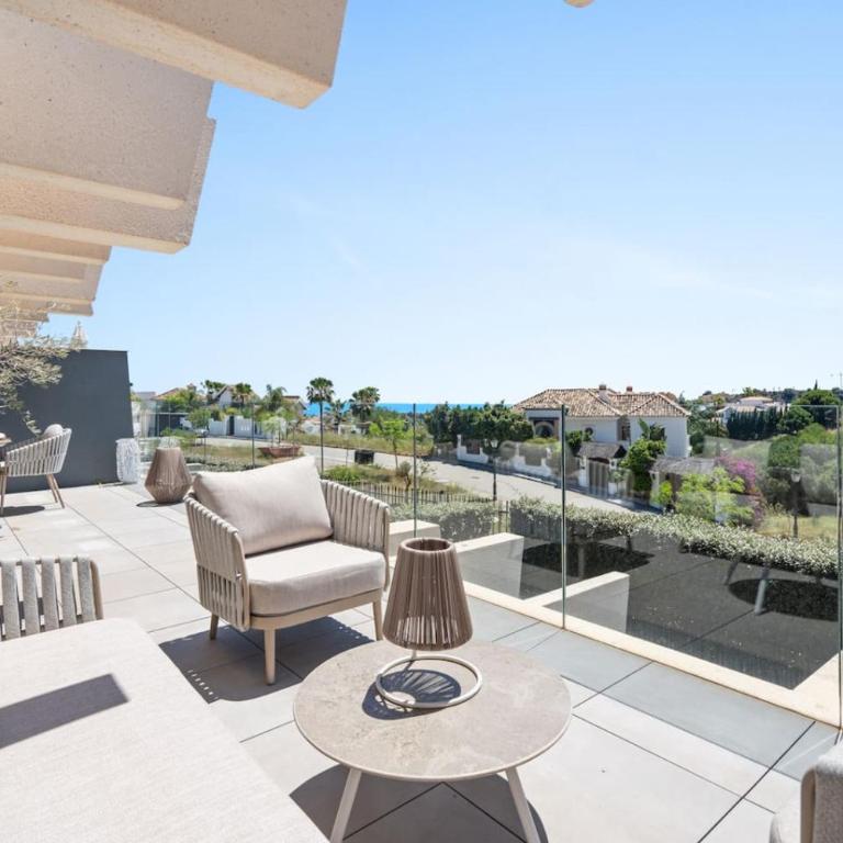 Luxe 3BR Apt With Wellness in Oasis 325 Estepona - Apartamento - 1