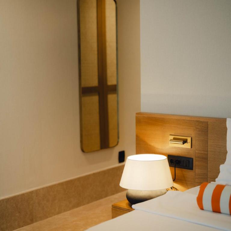 Infinity Hotel & More - Premium Dvokrevetna Soba sa Bračnim Krevetom i Balkonom - 13