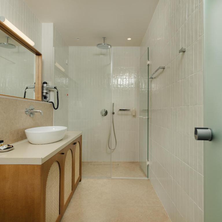 Infinity Hotel & More - Premium Dvokrevetna Soba sa Bračnim Krevetom i Balkonom - 21