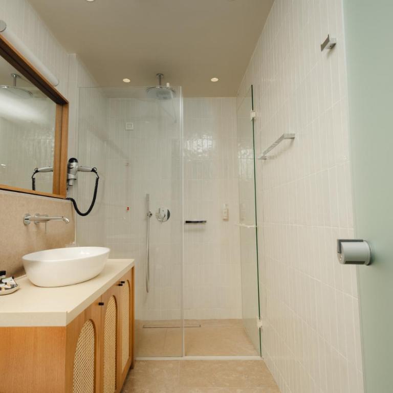 Infinity Hotel & More - Premium Dvokrevetna Soba sa Bračnim Krevetom i Balkonom - 22