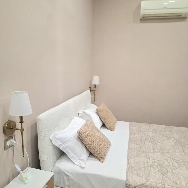 Concept b&b naples- camere moderne con balcone vicino al centro - Camera Familiare con Balcone - 21