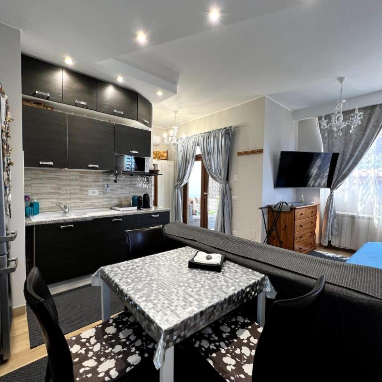 Alloggio Turistico Leoni Villa Leoni - Camera Tripla - 23