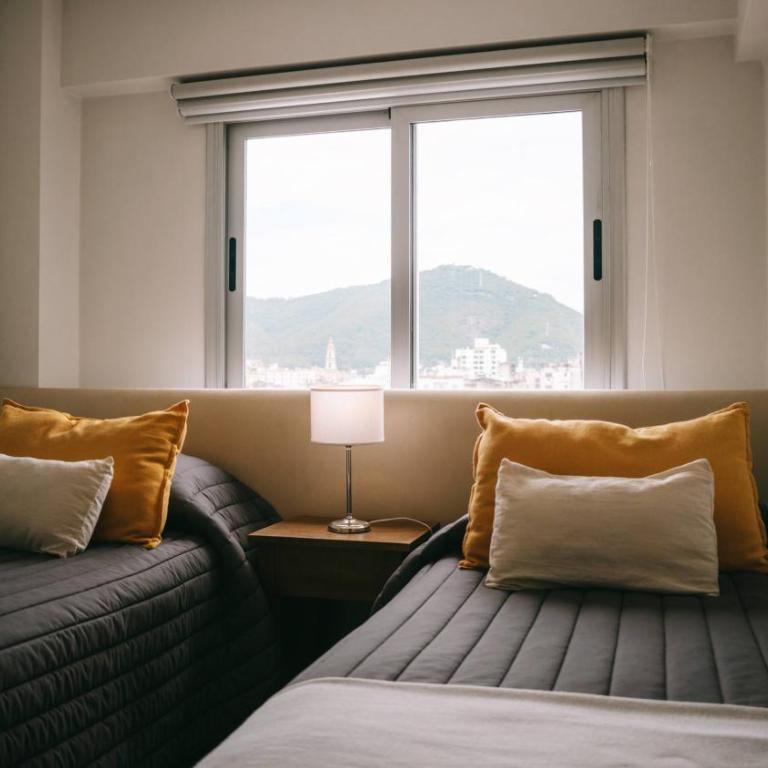 HOMEFULL Apartamentos - Three-Bedroom Premium Apartment with Balcony - 1