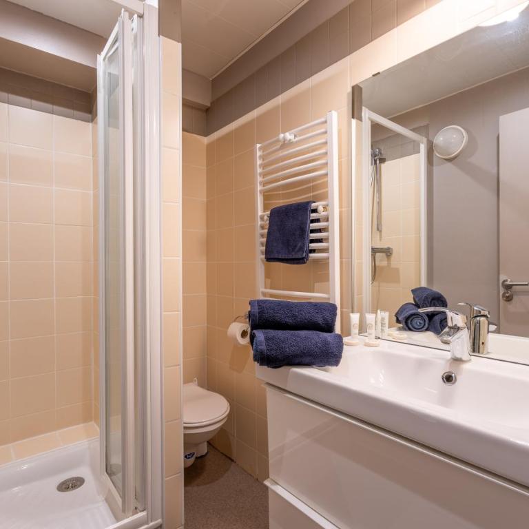 Slope front Ski-In Out Escape Spacious Apartment- In the center of Val Thorens - Apartment - 4