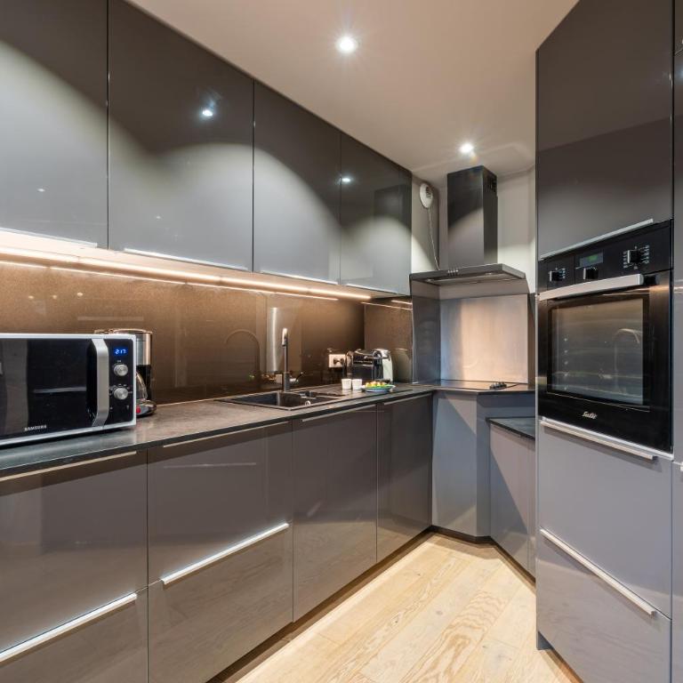 Slope front Ski-In Out Escape Spacious Apartment- In the center of Val Thorens - Apartment - 7