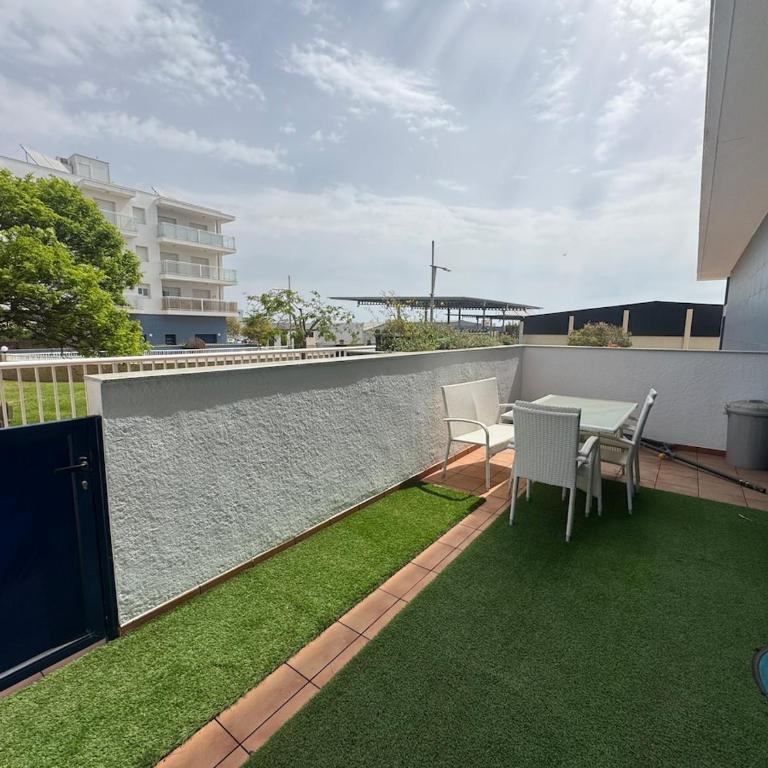 Planta Baja con piscina , wifi y parking - Apartamento de 3 dormitorios - 10