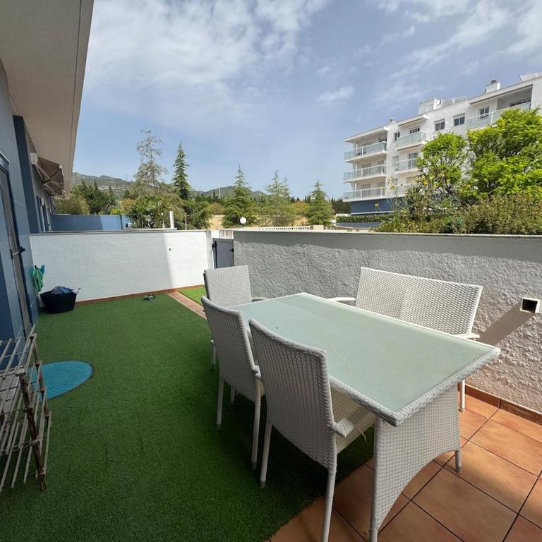 Planta Baja con piscina , wifi y parking - Apartamento de 3 dormitorios - 19