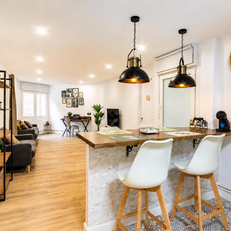 Luxury Old Town Apartment - Terrace and Private Parking - Two-Bedroom Apartment - 3