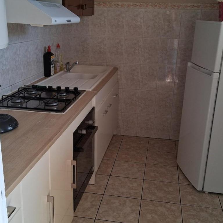 T3 au rez-de-chaussée dans résidence calme - Apartment mit 2 Schlafzimmern - 3