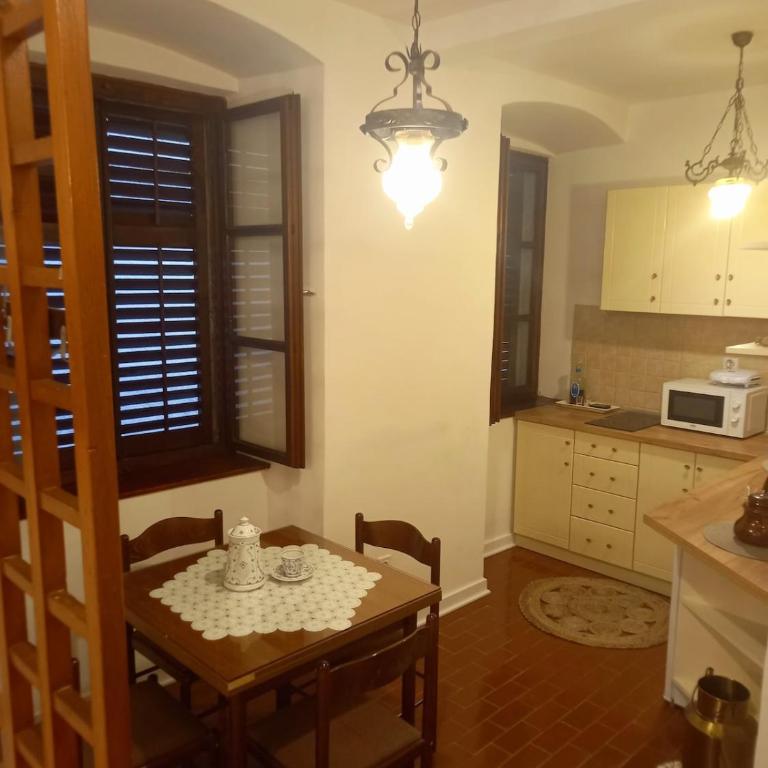 Cozy Central Nest Kotor - One-Bedroom Apartment - 11