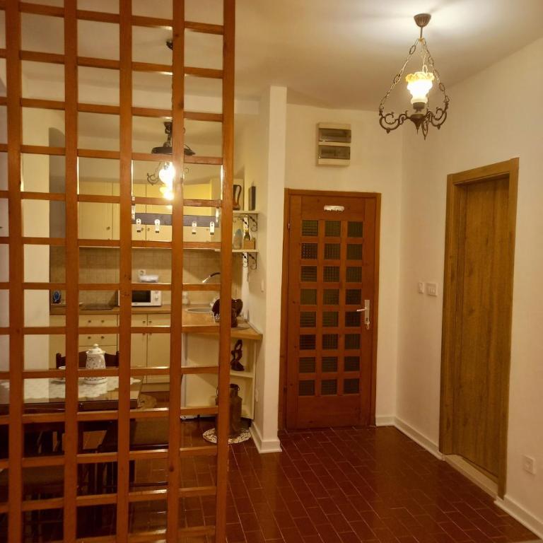 Cozy Central Nest Kotor - One-Bedroom Apartment - 9