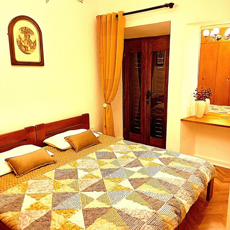 Cozy Central Nest Kotor - One-Bedroom Apartment - 18