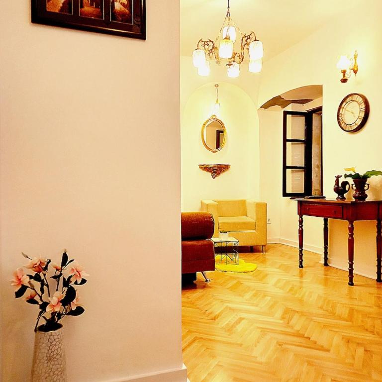 Cozy Central Nest Kotor - One-Bedroom Apartment - 3