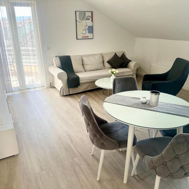 Apartments Teodo - One-Bedroom Apartment with Balcony - 2