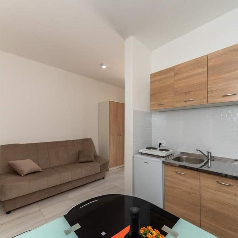 Cozy Apartments Ivana - One-Bedroom Apartment - 1