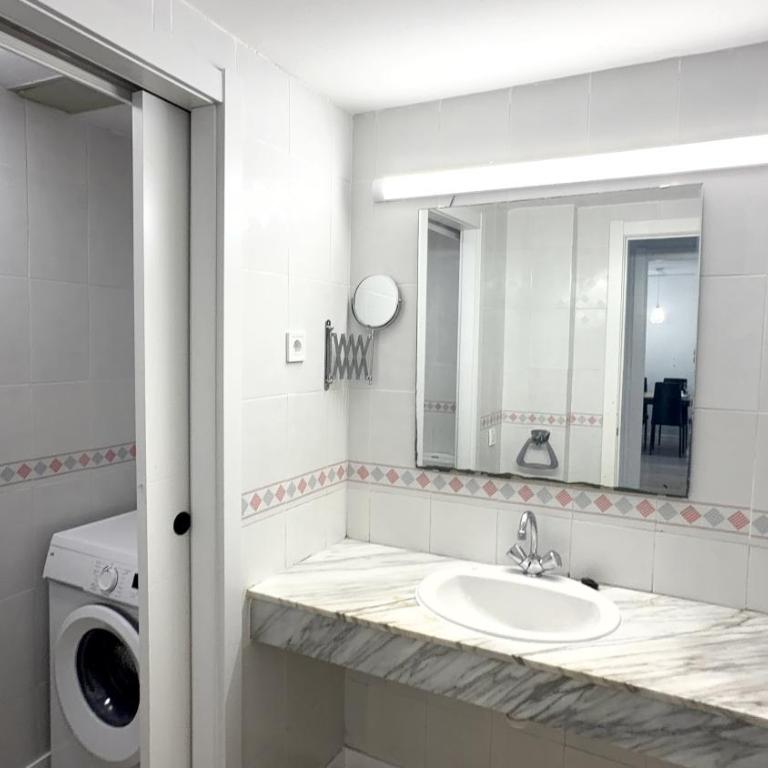 DOMuum Holidays - MARATHON - Two-Bedroom Apartment - 18