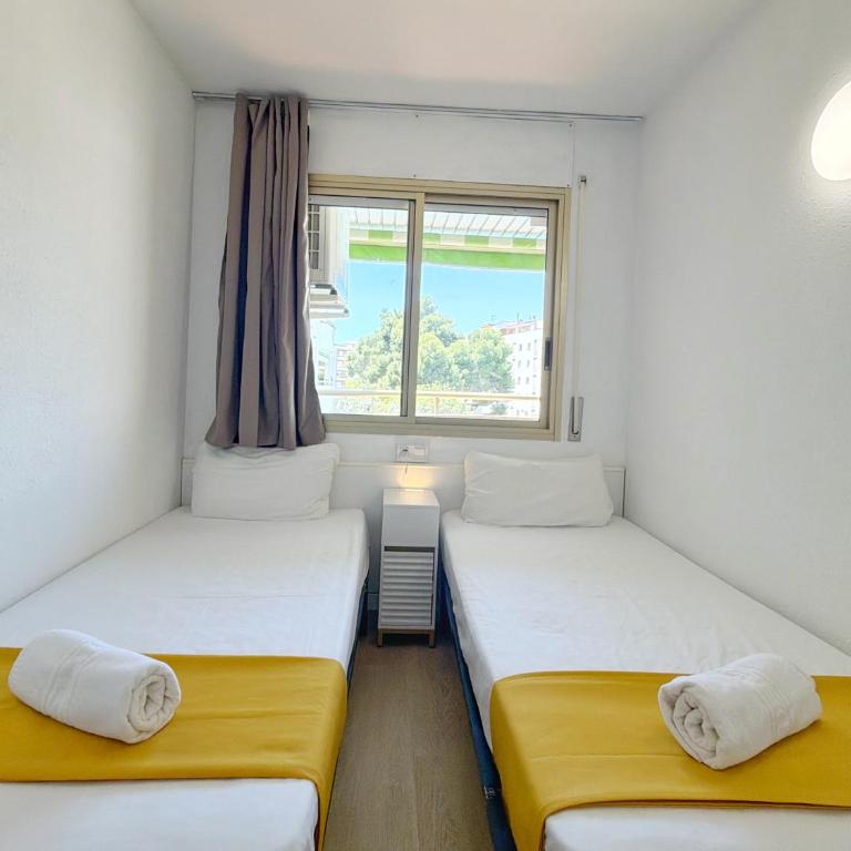 DOMuum Holidays - MARATHON - Two-Bedroom Apartment - 16
